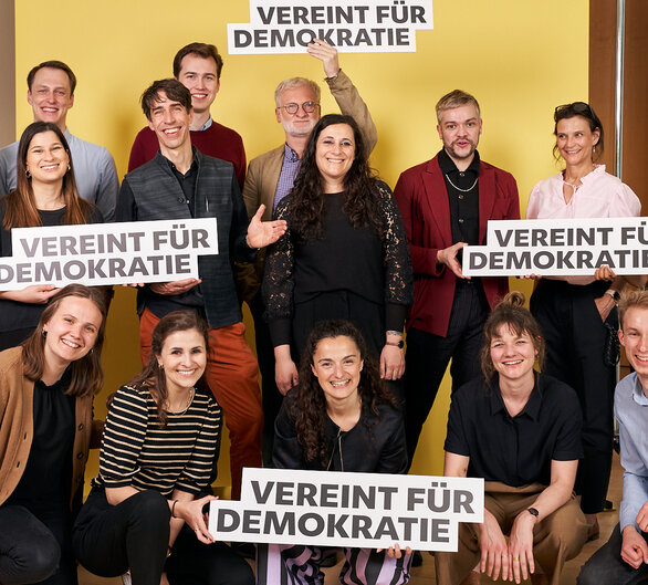Aufbau des Bündnisses „Vereint für Demokratie“