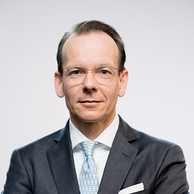 Dr. Kai Bender