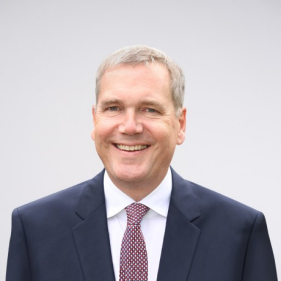 Dr. Nils Naujok